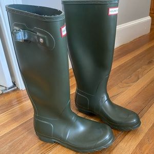 Size 6 Dark Olive Tall Hunter Boots worn once